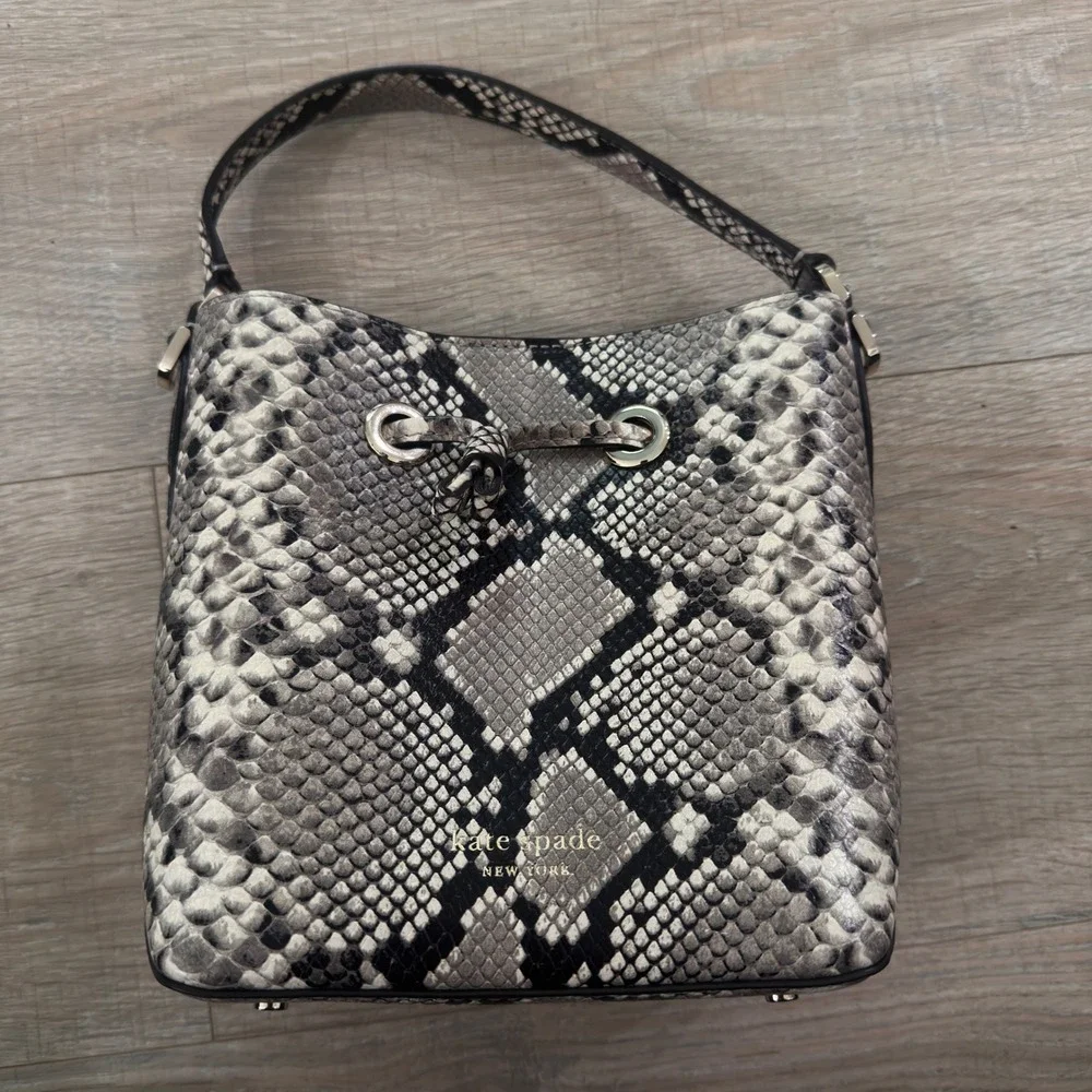 Kate Spade 2 Way Bucket Bag Grey Black Snakeskin Embossed Leather Crossbody Set